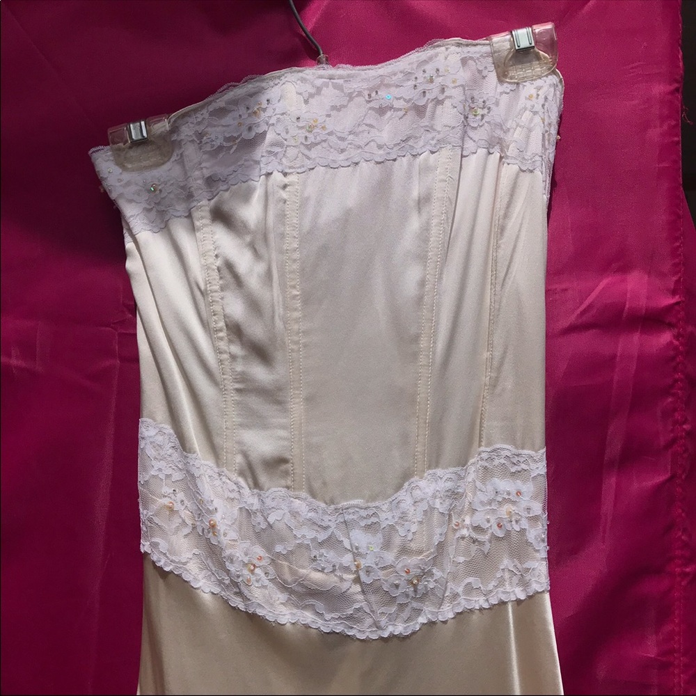 CORSET back cream dress